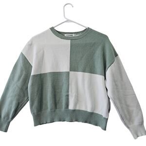 Vigoss Sage Cream Cropped Color Block Sweater Size Medium Minimalist Classic